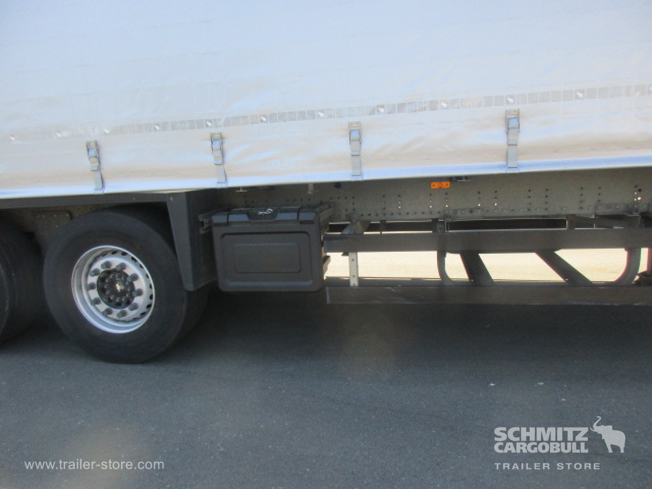 SCHMITZ Curtainsider Standard Taillift - Тентованный полуприцеп: фото 3 SCHMITZ Curtainsider Standard Taillift - Тентованный полуприцеп: фото 3