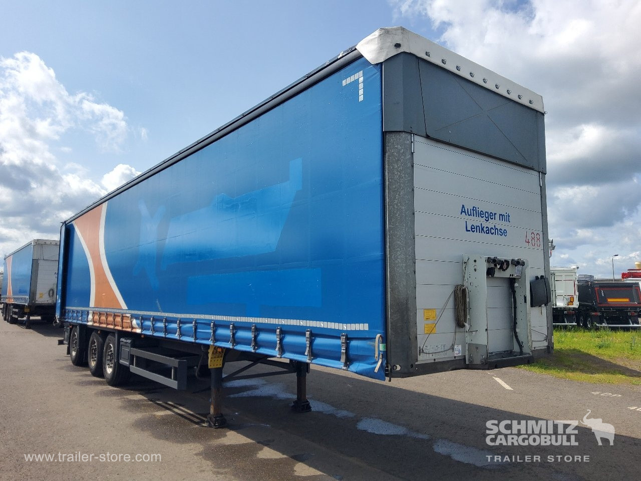 SCHMITZ Auflieger Curtainsider Standard Forklift holder - Тентованный полуприцеп: фото 1 SCHMITZ Auflieger Curtainsider Standard Forklift holder - Тентованный полуприцеп: фото 1