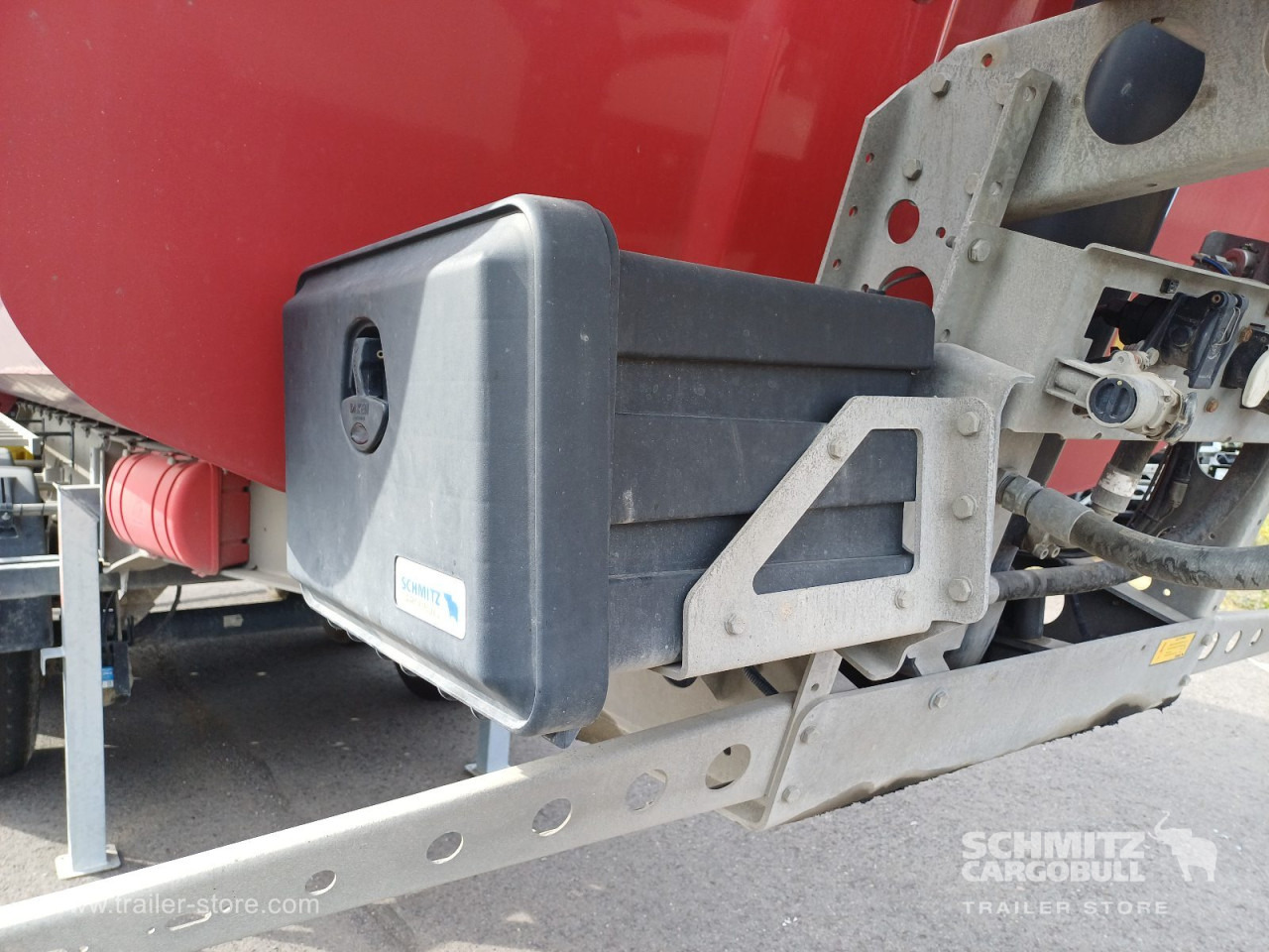 SCHMITZ Auflieger Kipper Stahlrundmulde 28m³ - Самосвальный полуприцеп: фото 3 SCHMITZ Auflieger Kipper Stahlrundmulde 28m³ - Самосвальный полуприцеп: фото 3