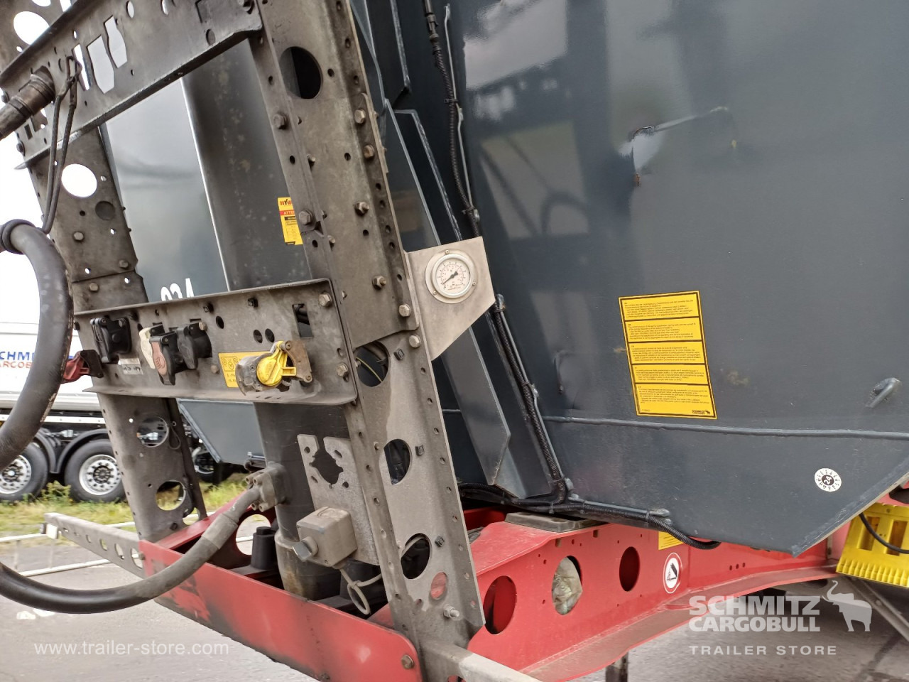 SCHMITZ Auflieger Kipper Stahlrundmulde 51m³ - Самосвальный полуприцеп: фото 3 SCHMITZ Auflieger Kipper Stahlrundmulde 51m³ - Самосвальный полуприцеп: фото 3