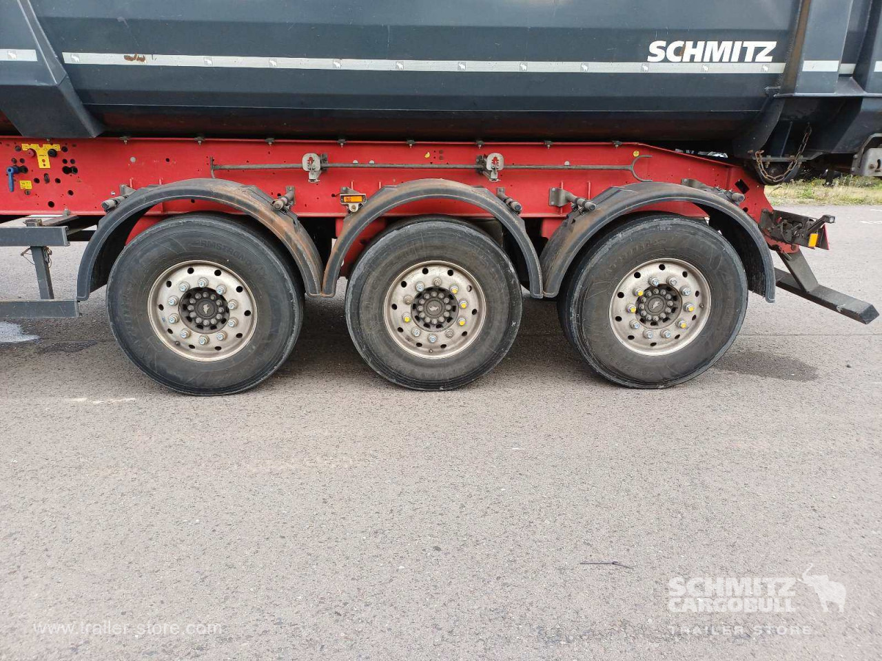 SCHMITZ Auflieger Kipper Stahlrundmulde 51m³ - Самосвальный полуприцеп: фото 2 SCHMITZ Auflieger Kipper Stahlrundmulde 51m³ - Самосвальный полуприцеп: фото 2