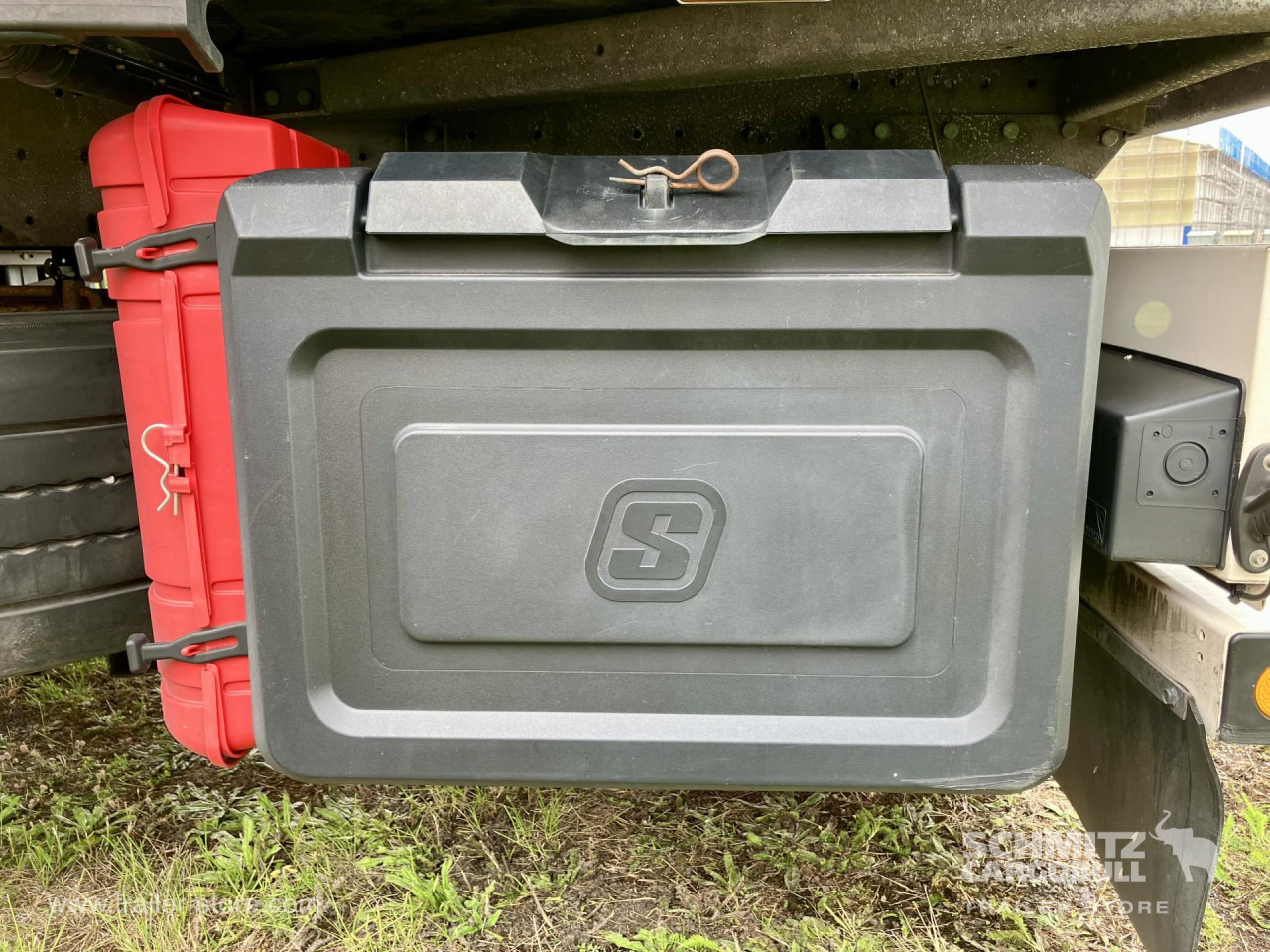 SCHMITZ Auflieger Tiefkühler Standard Double deck - Изотермический полуприцеп: фото 4 SCHMITZ Auflieger Tiefkühler Standard Double deck - Изотермический полуприцеп: фото 4