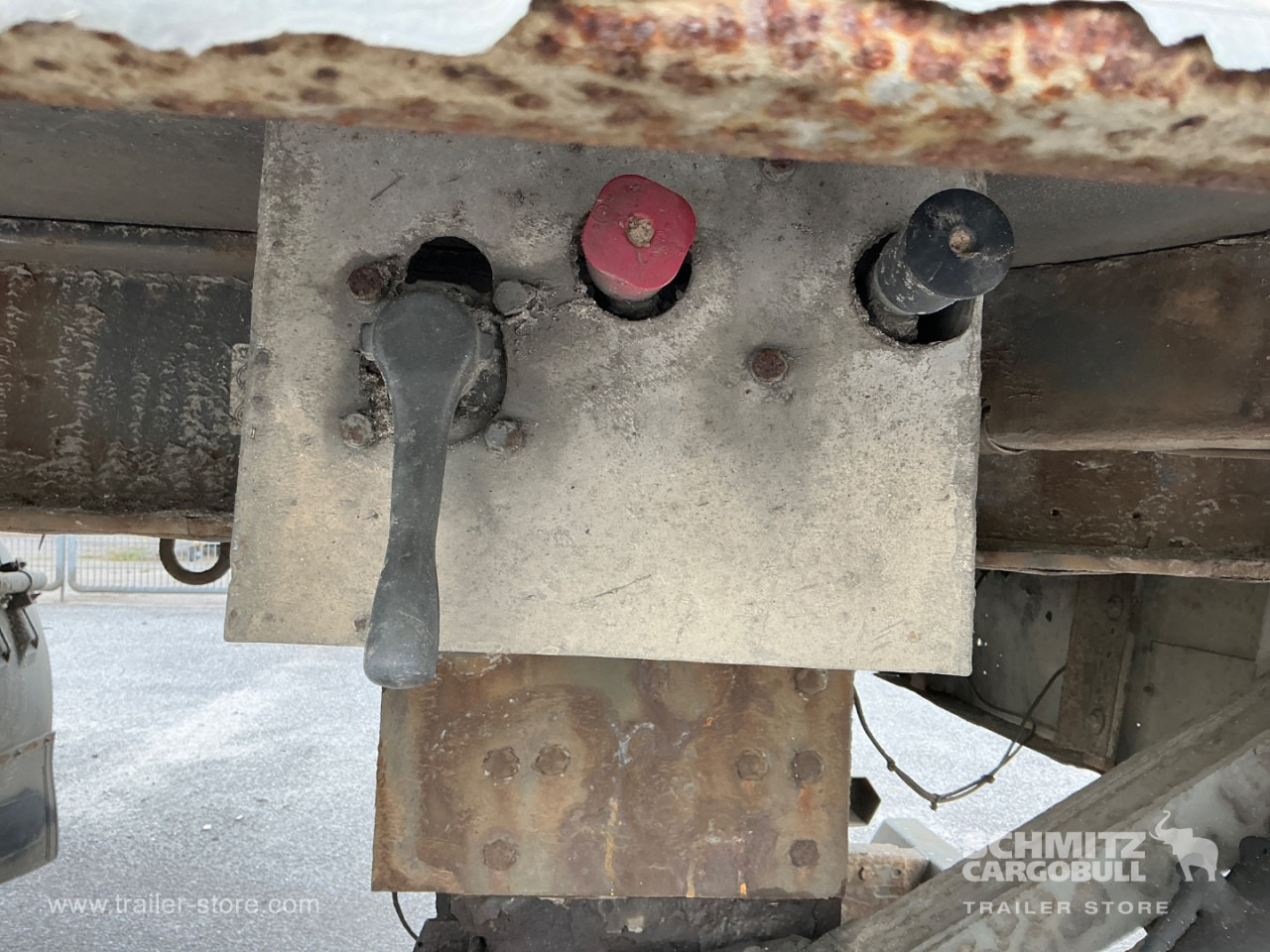 KRONE Dryfreight Standard Taillift - Полуприцеп-фургон: фото 4 KRONE Dryfreight Standard Taillift - Полуприцеп-фургон: фото 4