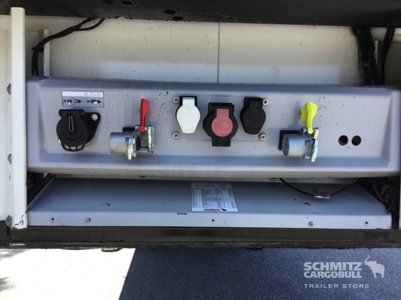 SCHMITZ Reefer Meat hanging system - Изотермический полуприцеп: фото 4 SCHMITZ Reefer Meat hanging system - Изотермический полуприцеп: фото 4