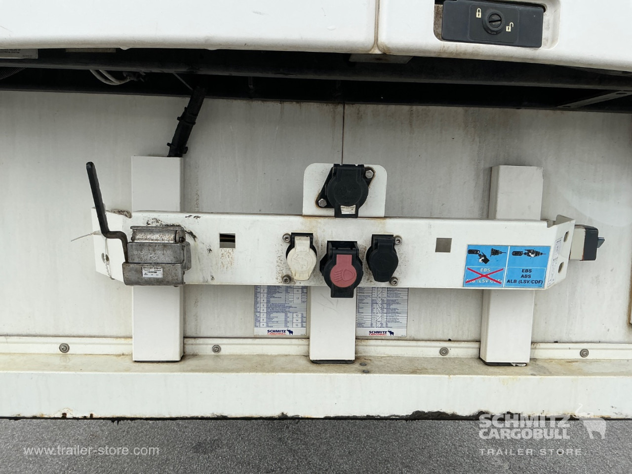 SCHMITZ Reefer Multitemp Double deck - Изотермический полуприцеп: фото 4 SCHMITZ Reefer Multitemp Double deck - Изотермический полуприцеп: фото 4