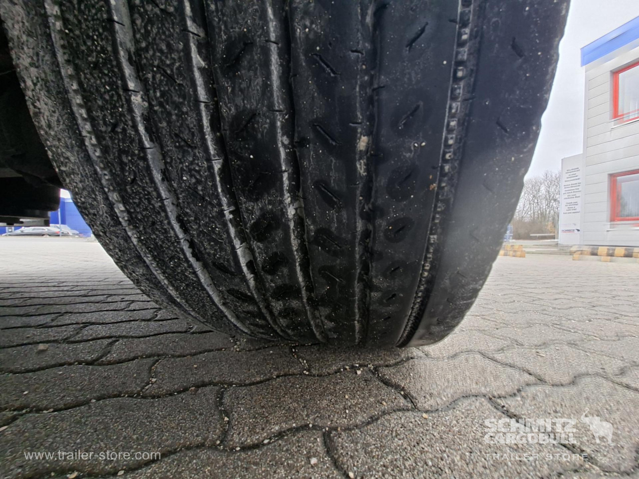 KRONE Curtainsider Mega - Тентованный полуприцеп: фото 3 KRONE Curtainsider Mega - Тентованный полуприцеп: фото 3