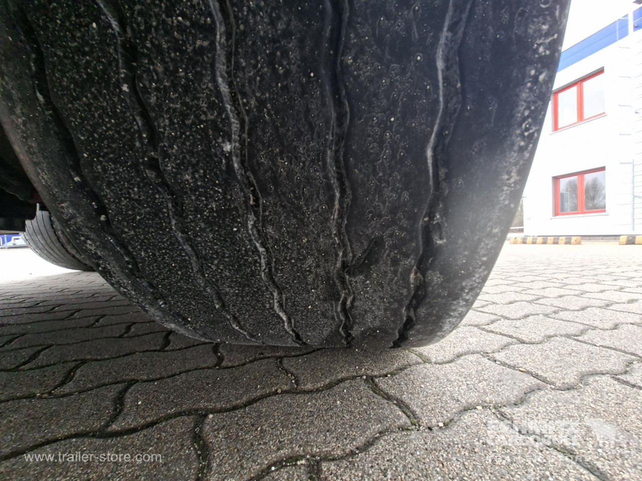 KRONE Curtainsider Mega - Тентованный полуприцеп: фото 2 KRONE Curtainsider Mega - Тентованный полуприцеп: фото 2