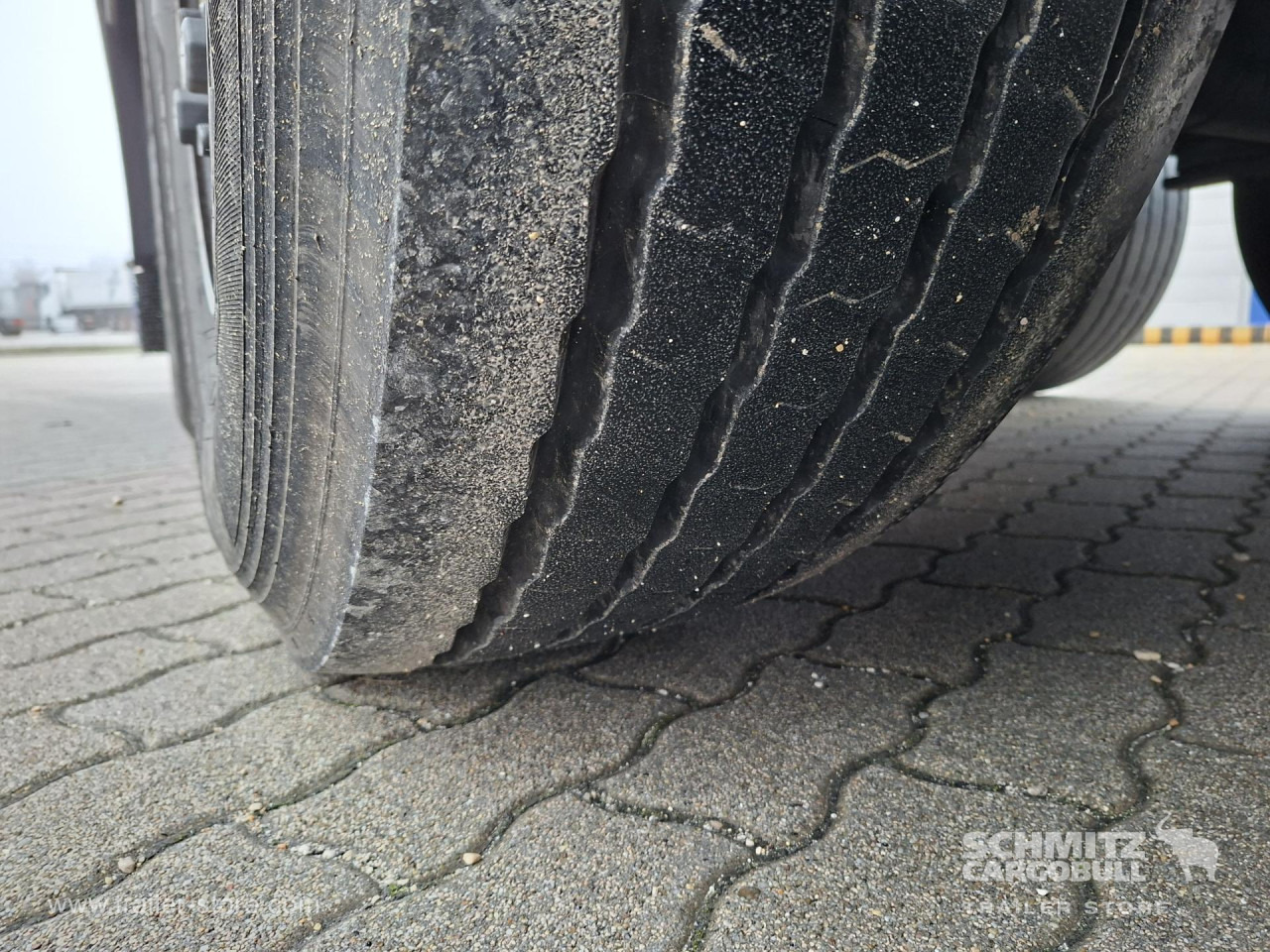 SCHMITZ Mélyhűtő koffer Multitemp - Изотермический полуприцеп: фото 2 SCHMITZ Mélyhűtő koffer Multitemp - Изотермический полуприцеп: фото 2