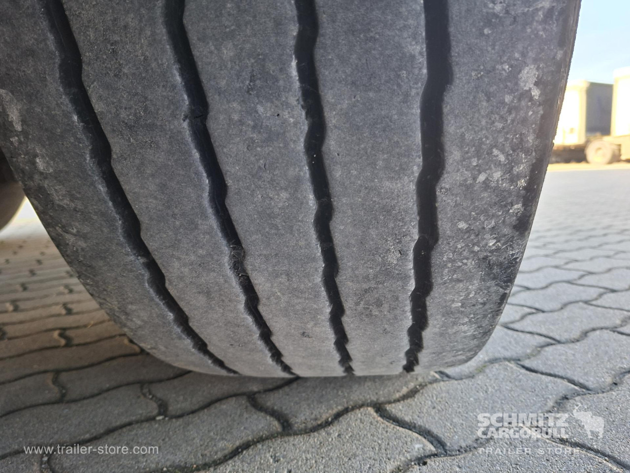 SCHMITZ Mélyhűtő koffer Multitemp - Изотермический полуприцеп: фото 4 SCHMITZ Mélyhűtő koffer Multitemp - Изотермический полуприцеп: фото 4