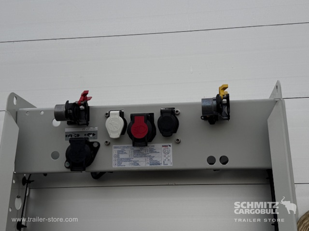 SCHMITZ Oplegger Schuifzeil Standard - Тентованный полуприцеп: фото 2 SCHMITZ Oplegger Schuifzeil Standard - Тентованный полуприцеп: фото 2