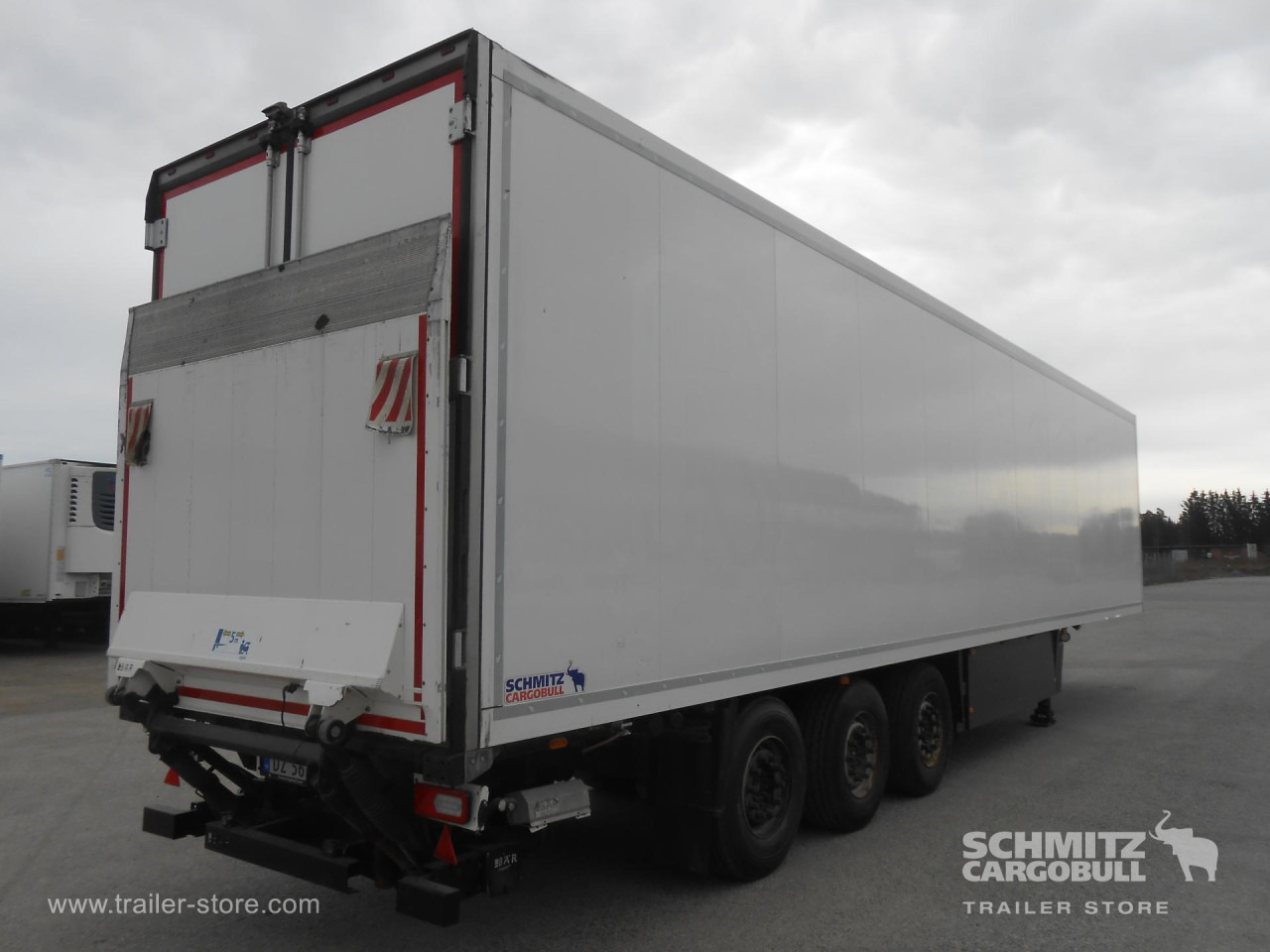 SCHMITZ Kjølekasse Standard Double deck Taillift - Изотермический полуприцеп: фото 1 SCHMITZ Kjølekasse Standard Double deck Taillift - Изотермический полуприцеп: фото 1
