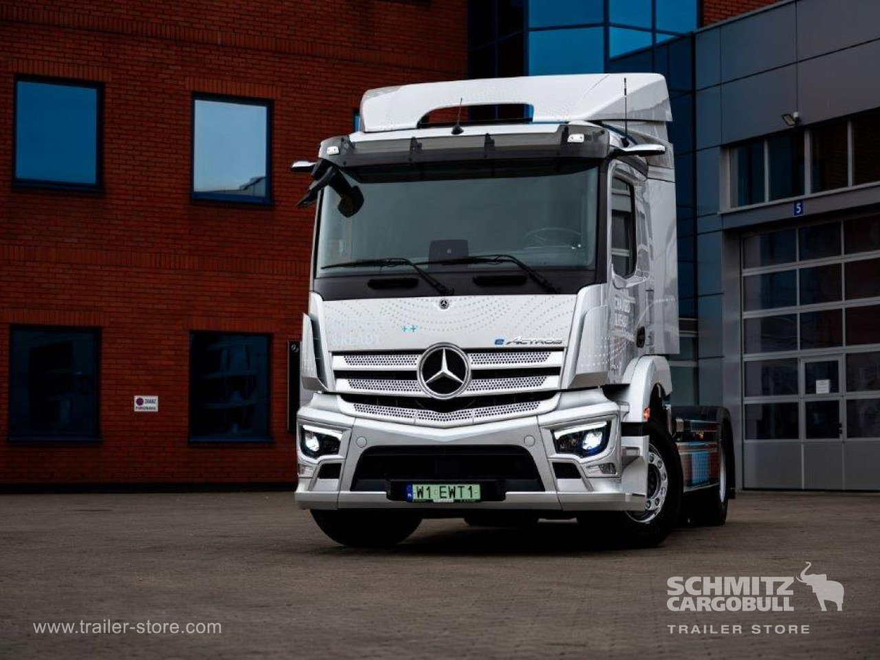 MERCEDES-BENZ Standard tractor unit - Тягач: фото 2 MERCEDES-BENZ Standard tractor unit - Тягач: фото 2