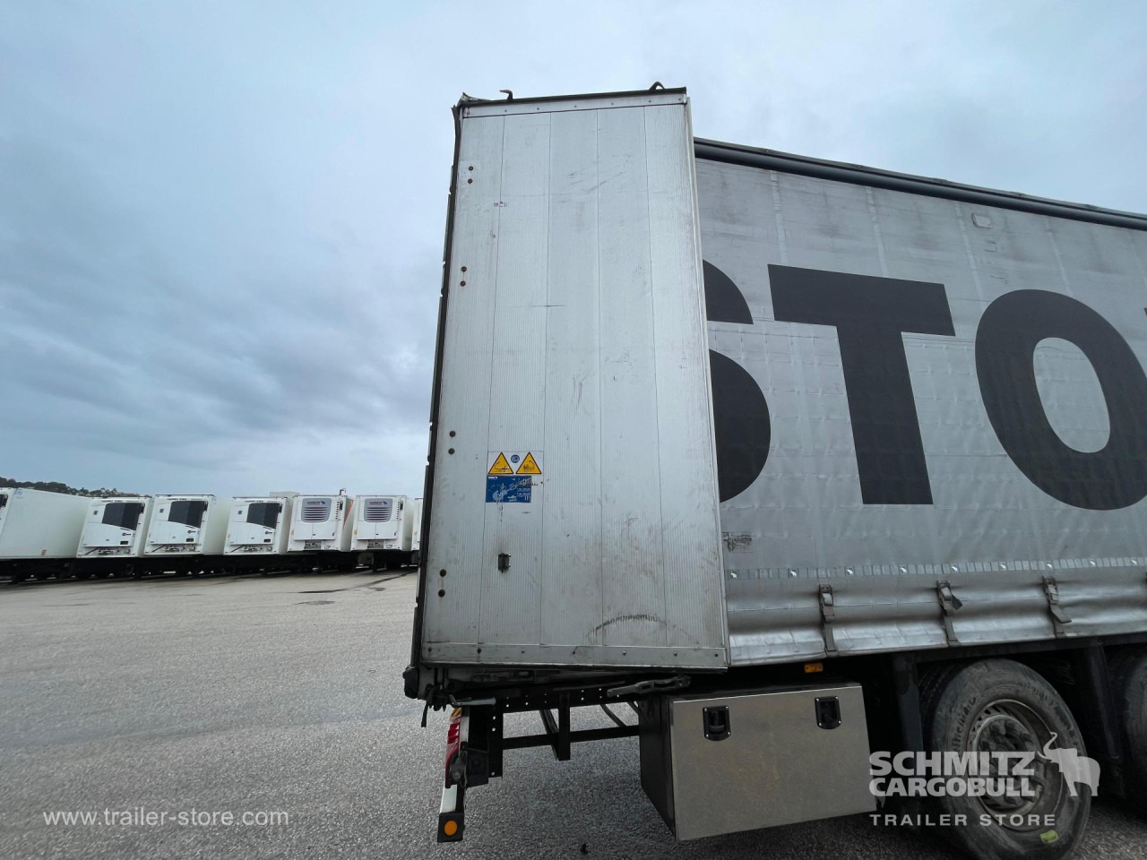 SCHMITZ Curtainsider Standard - Тентованный полуприцеп: фото 4 SCHMITZ Curtainsider Standard - Тентованный полуприцеп: фото 4