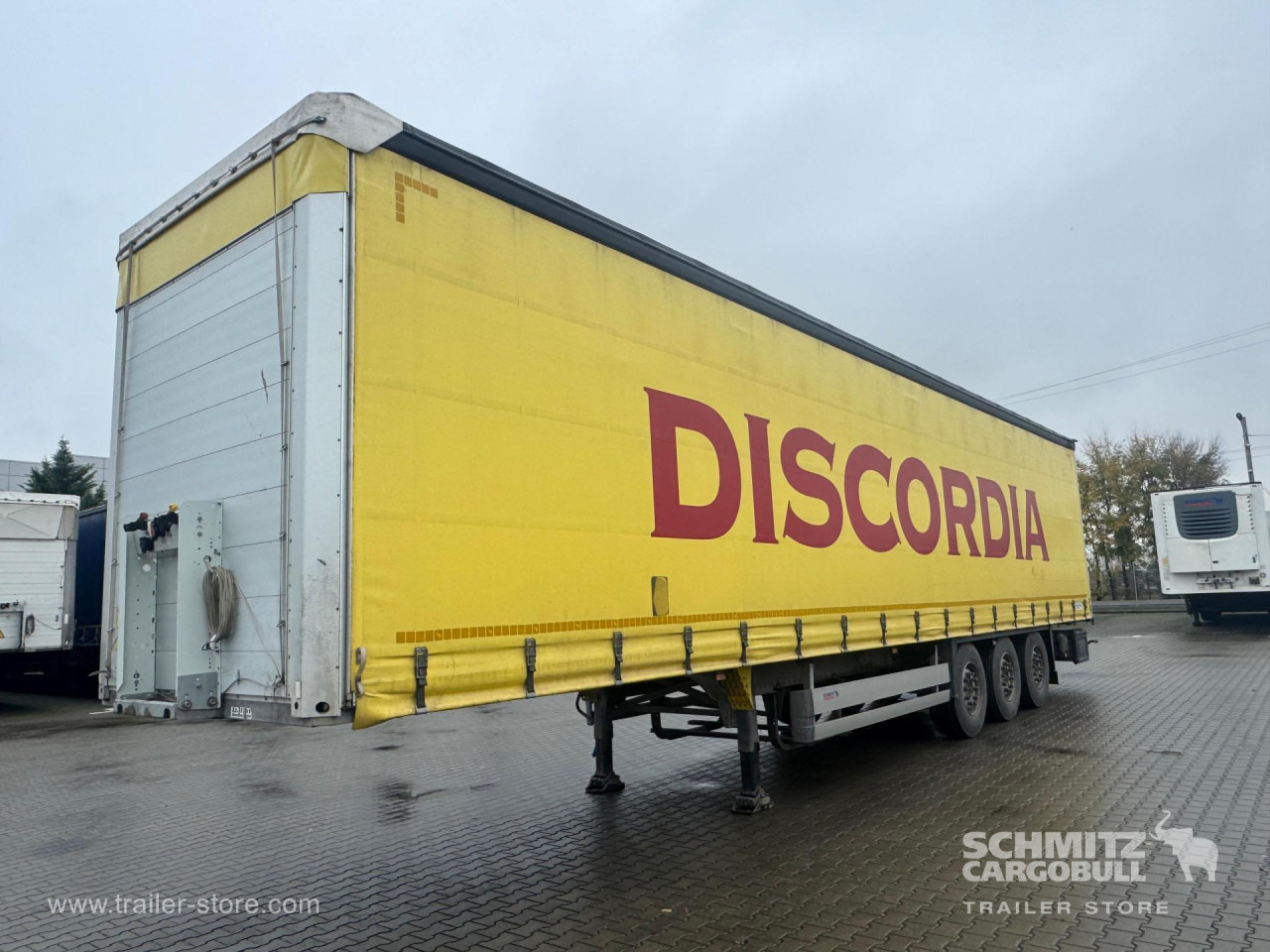 SCHMITZ Curtainsider Standard - Тентованный полуприцеп: фото 1 SCHMITZ Curtainsider Standard - Тентованный полуприцеп: фото 1