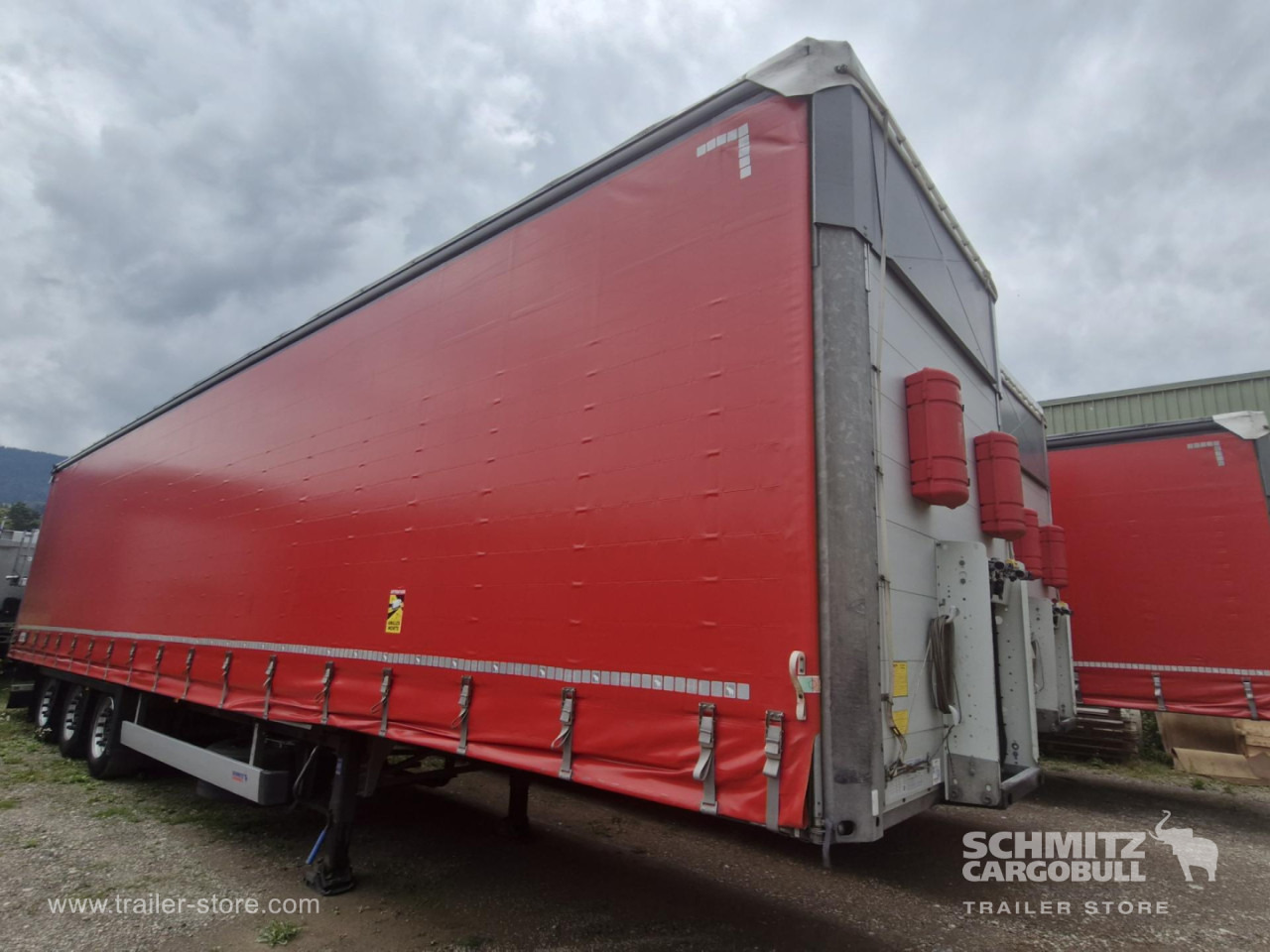 SCHMITZ Curtainsider Varios - Тентованный полуприцеп: фото 1 SCHMITZ Curtainsider Varios - Тентованный полуприцеп: фото 1