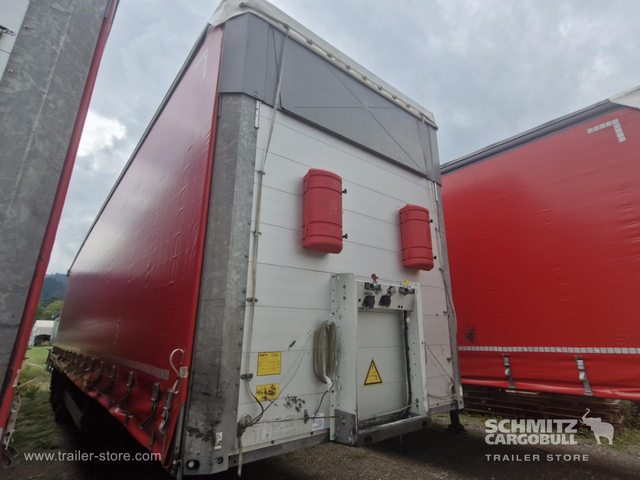 SCHMITZ Curtainsider Varios - Тентованный полуприцеп: фото 1 SCHMITZ Curtainsider Varios - Тентованный полуприцеп: фото 1