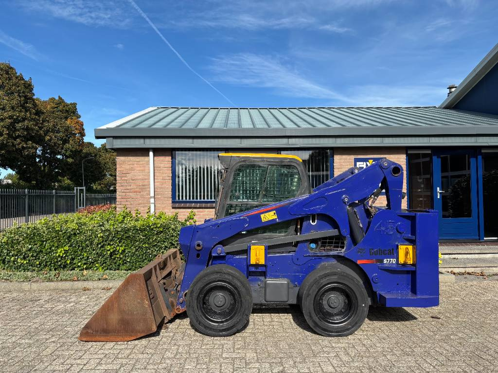 Bobcat S 770 - Мини-погрузчик с бортовым поворотом: фото 1 Bobcat S 770 - Мини-погрузчик с бортовым поворотом: фото 1