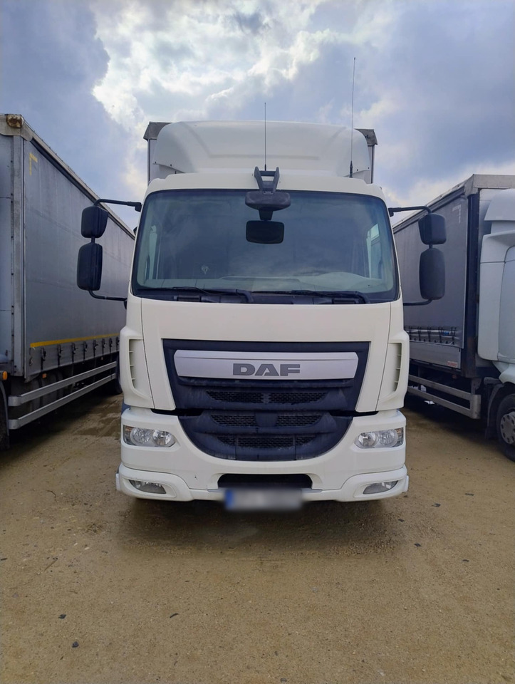 DAF LF 250 / Curtainsider 18 EPAL / sleeping cab - Тентованный грузовик: фото 2 DAF LF 250 / Curtainsider 18 EPAL / sleeping cab - Тентованный грузовик: фото 2