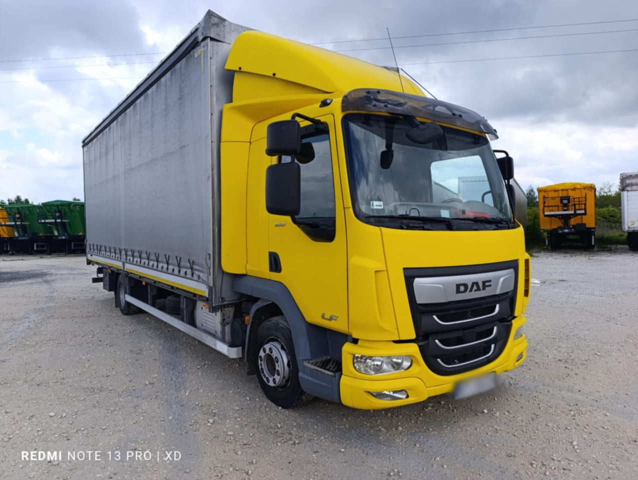 DAF LF 260 / Curtainsider 18 EPAL / sleeper cab - Тентованный грузовик: фото 3 DAF LF 260 / Curtainsider 18 EPAL / sleeper cab - Тентованный грузовик: фото 3