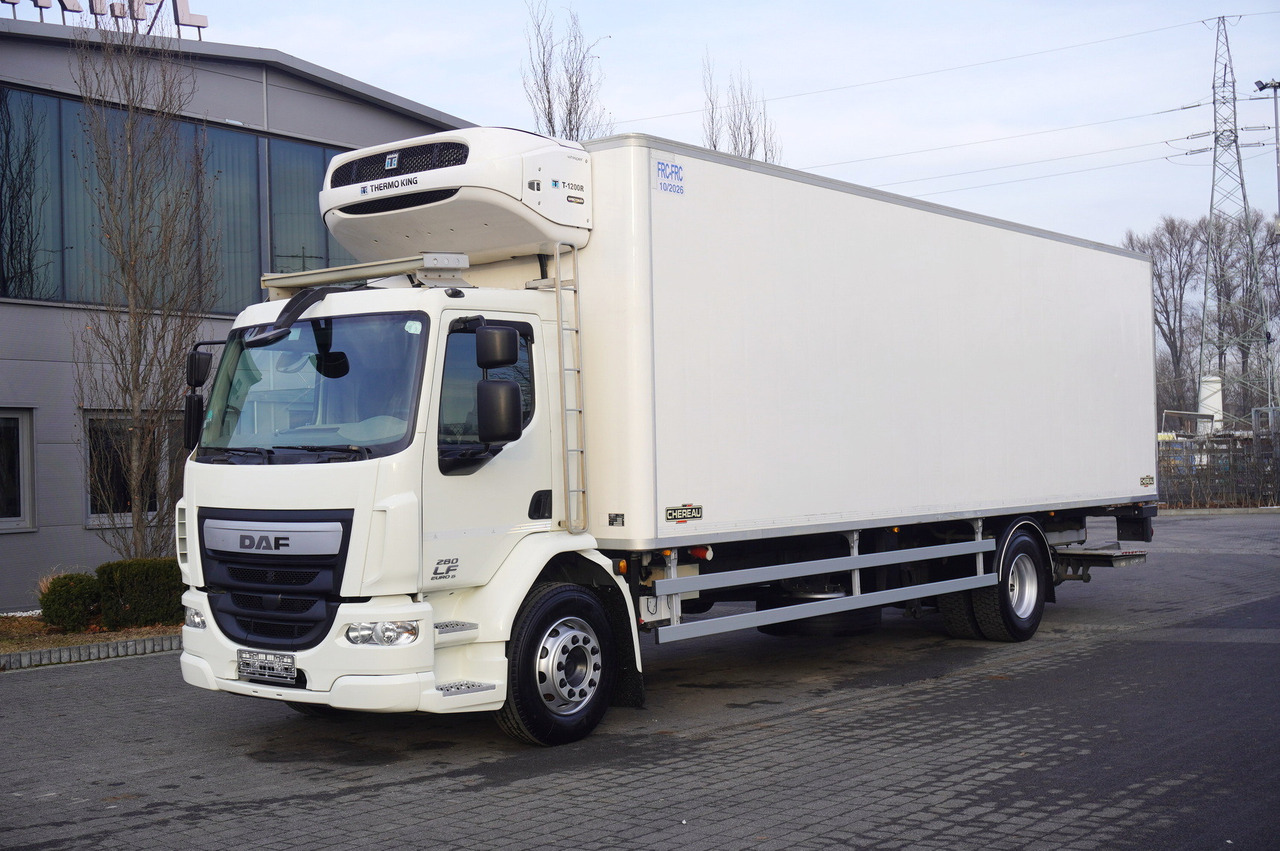 DAF LF 280 / Chereau multi-temperature refrigerator / Dhollandia DHSM.30 lift 2000 kg - Рефрижератор: фото 1 DAF LF 280 / Chereau multi-temperature refrigerator / Dhollandia DHSM.30 lift 2000 kg - Рефрижератор: фото 1