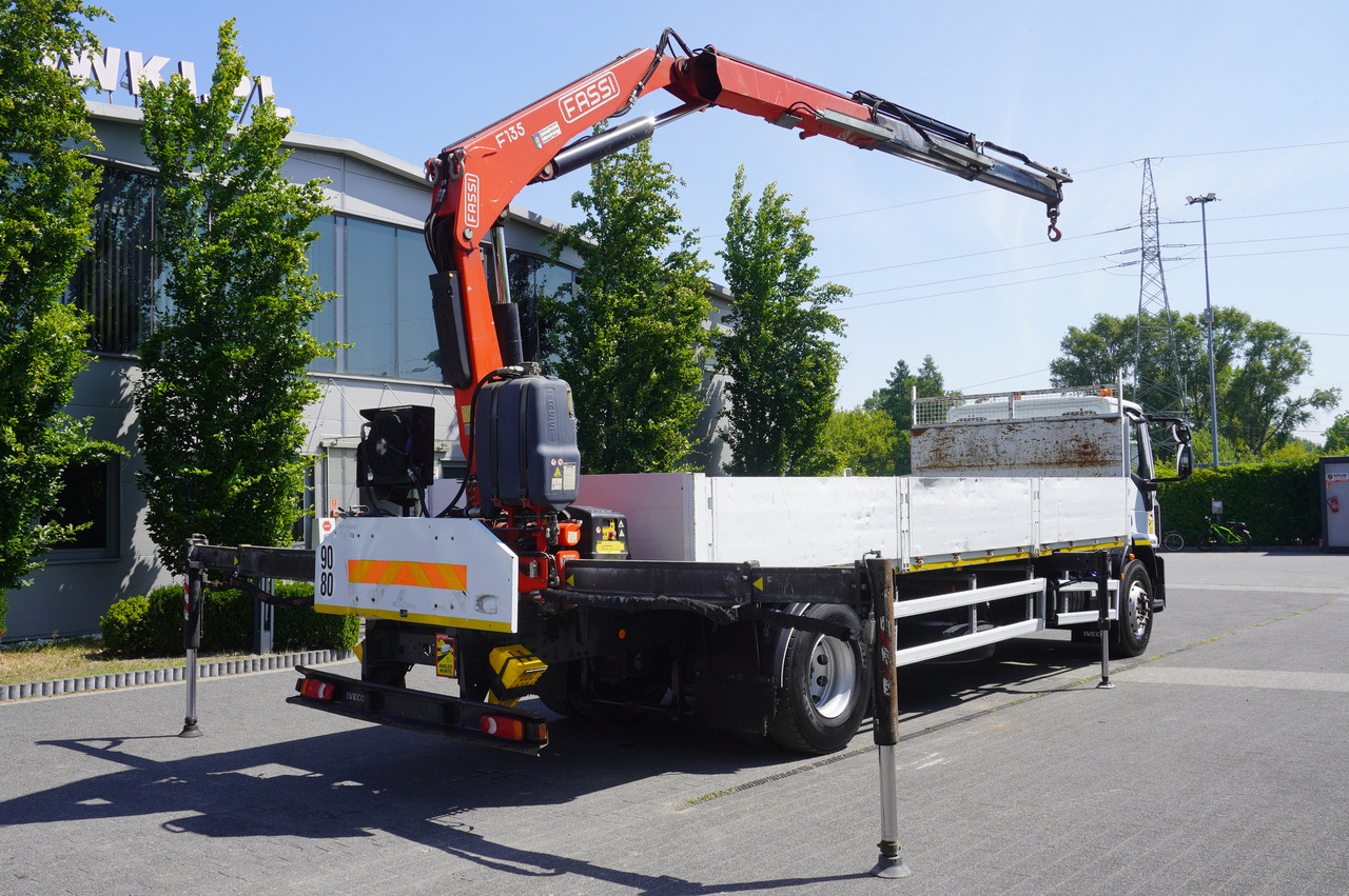 IVECO EUROCARGO 190-280L / FASSI F135A / 8 M / Lift cap. 5580 kg - Грузовик бортовой/ Платформа, Автоманипулятор: фото 3 IVECO EUROCARGO 190-280L / FASSI F135A / 8 M / Lift cap. 5580 kg - Грузовик бортовой/ Платформа, Автоманипулятор: фото 3