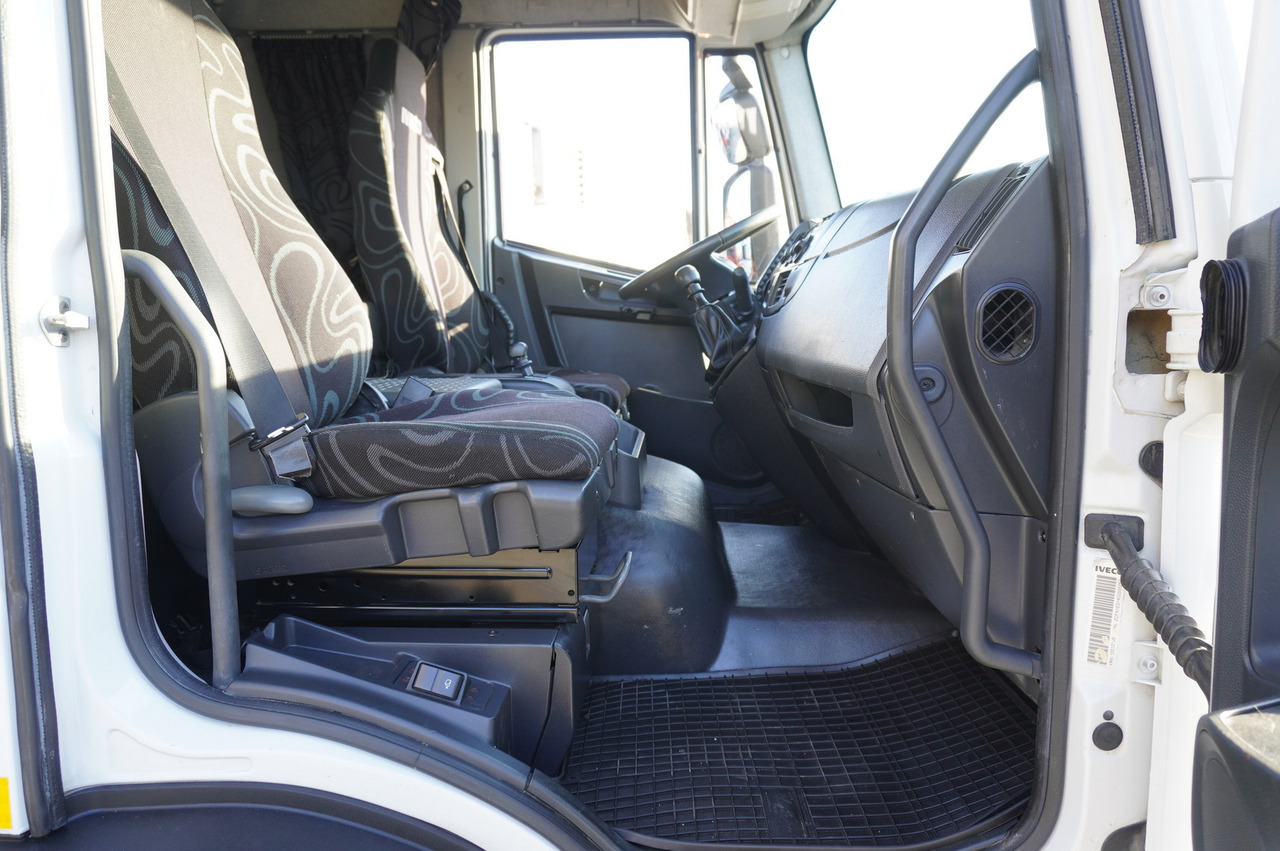 Самосвал, Автоманипулятор IVECO Eurocargo 120E18 Crane Palfinger / 3-way tipper / sleeper cab: фото 16