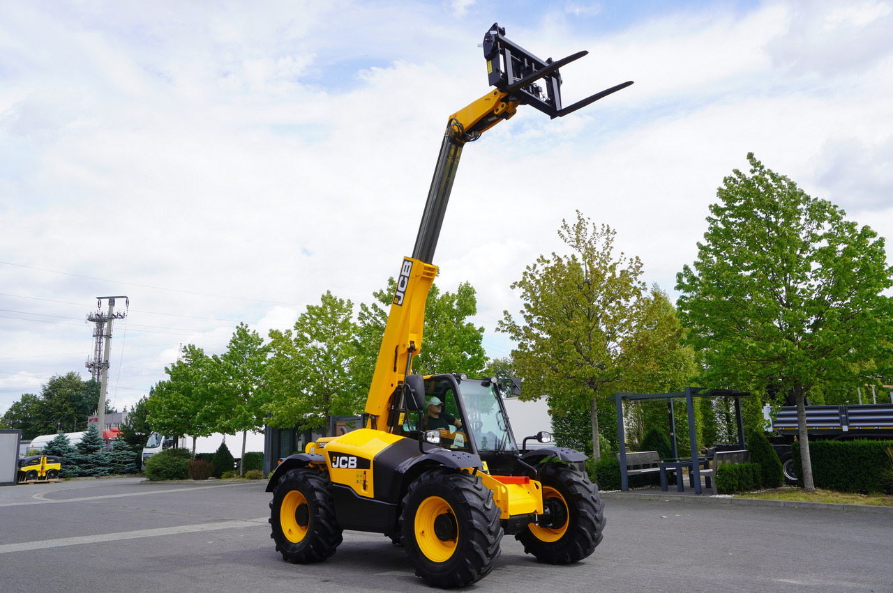 Телескопический фронтальный погрузчик JCB 526-56 AGRI Plus / 5.6 m telescopic loader / joystick: фото 12