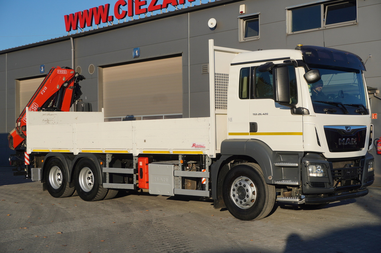 MAN TGS 26.420 E6 6x4 / Fassi F215A crane / 360 MTH! / 5.6 t capacity / 12.7 m reach / 170 tho. km! - Автоманипулятор: фото 2 MAN TGS 26.420 E6 6x4 / Fassi F215A crane / 360 MTH! / 5.6 t capacity / 12.7 m reach / 170 tho. km! - Автоманипулятор: фото 2