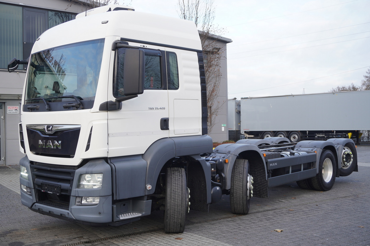 MAN TGS 35.420 8×2 / Chassis 6.4 m / 3 steered axles / 2 units - Грузовик-шасси: фото 5 MAN TGS 35.420 8×2 / Chassis 6.4 m / 3 steered axles / 2 units - Грузовик-шасси: фото 5