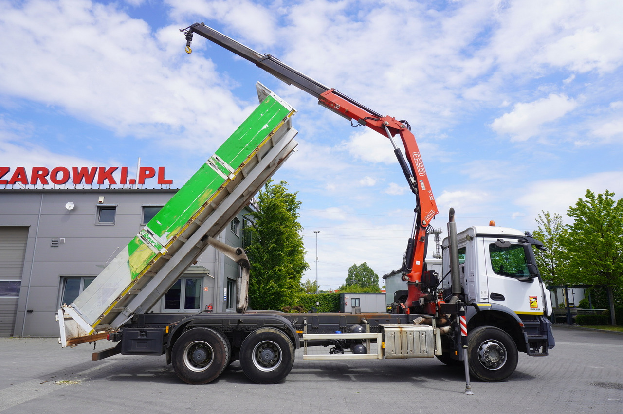 MERCEDES-BENZ AROCS 2633 6x4 / 5.5 T crane FASSI F135 / Tipper 15 EPAL - Самосвал, Автоманипулятор: фото 4 MERCEDES-BENZ AROCS 2633 6x4 / 5.5 T crane FASSI F135 / Tipper 15 EPAL - Самосвал, Автоманипулятор: фото 4