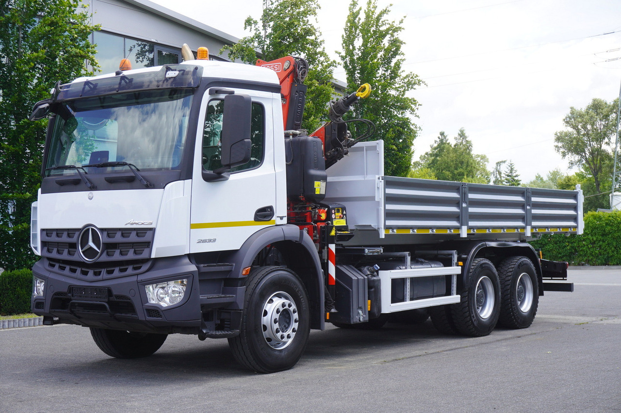 MERCEDES-BENZ AROCS 2633 6x4 / 5.5 T crane FASSI F135 / Tipper 15 EPAL - Автоманипулятор: фото 2 MERCEDES-BENZ AROCS 2633 6x4 / 5.5 T crane FASSI F135 / Tipper 15 EPAL - Автоманипулятор: фото 2