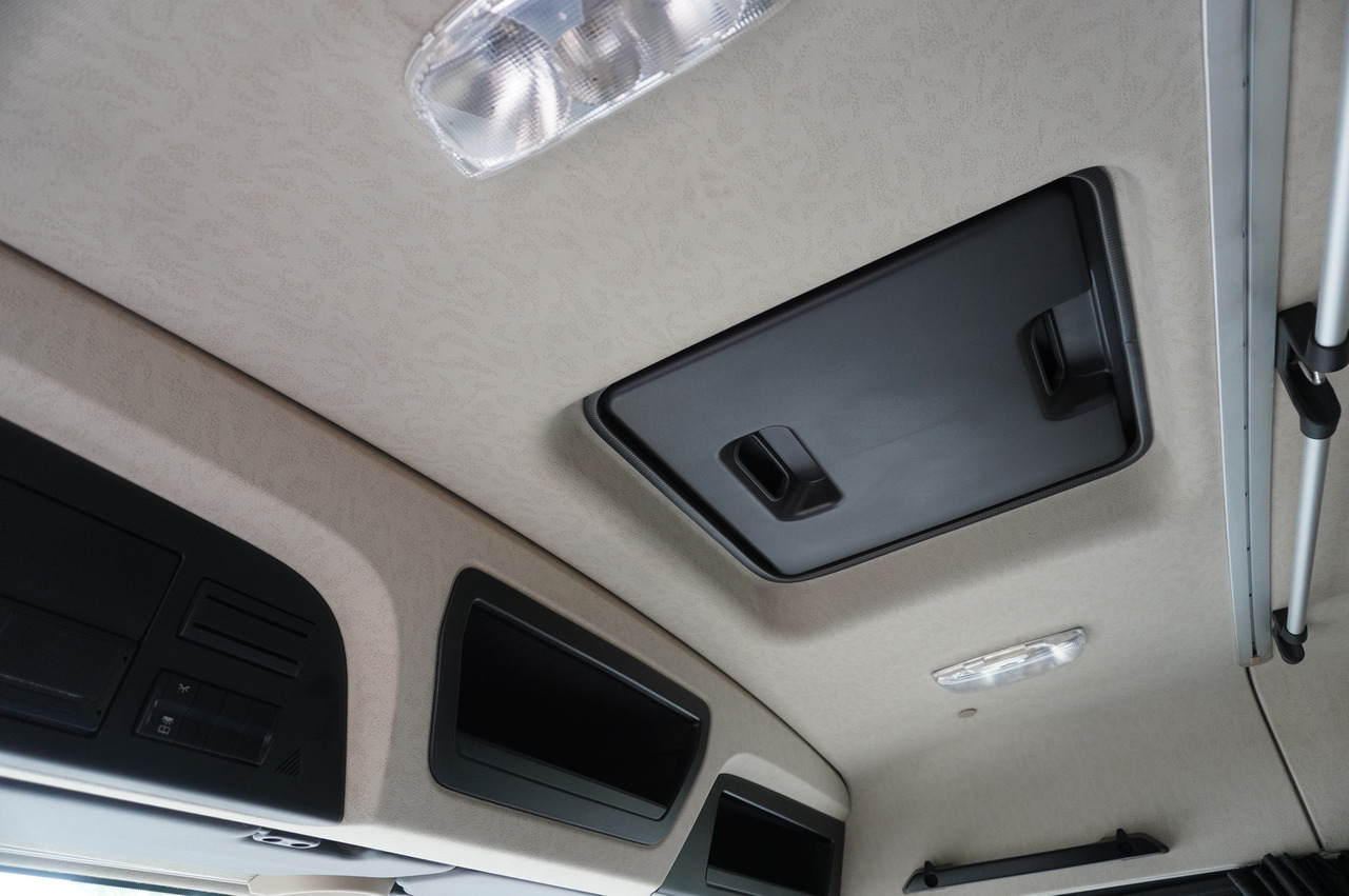 Рефрижератор MERCEDES-BENZ Actros 1824 / Refrigerator 22 EPAL / Carrier Supra 850 / Sleeping cabin: фото 28 Рефрижератор MERCEDES-BENZ Actros 1824 / Refrigerator 22 EPAL / Carrier Supra 850 / Sleeping cabin: фото 28