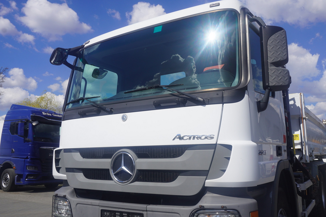 Грузовик бортовой/ Платформа, Автоманипулятор MERCEDES-BENZ Actros 2641 6×4 E5 / Crane / Dumper / 110000 km!: фото 14
