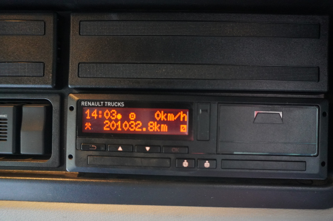 RENAULT C280 DTI 8 / FASSI crane 5.6 T / 560 MTH / range 8 m / Flatbed 15 EPAL - Грузовик бортовой/ Платформа, Автоманипулятор: фото 4 RENAULT C280 DTI 8 / FASSI crane 5.6 T / 560 MTH / range 8 m / Flatbed 15 EPAL - Грузовик бортовой/ Платформа, Автоманипулятор: фото 4