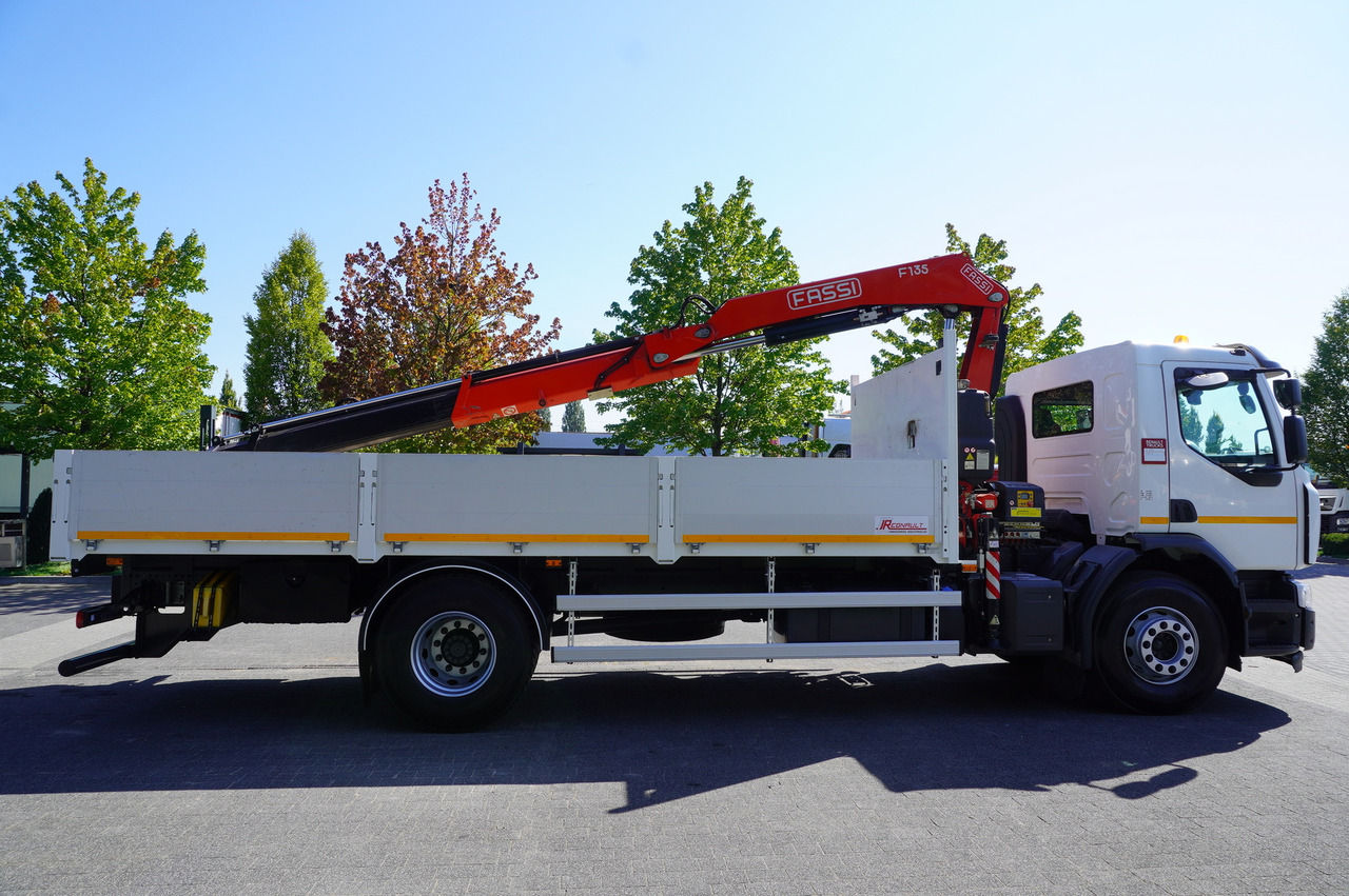 RENAULT C280 DTI 8 / FASSI crane 5.6 T / range 8 m / Flatbed 15 EPAL - Грузовик бортовой/ Платформа, Автоманипулятор: фото 2 RENAULT C280 DTI 8 / FASSI crane 5.6 T / range 8 m / Flatbed 15 EPAL - Грузовик бортовой/ Платформа, Автоманипулятор: фото 2