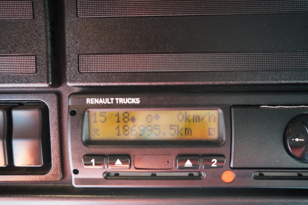 RENAULT D12 / 180,000 km / frame 9.15 m - Грузовик-шасси: фото 3 RENAULT D12 / 180,000 km / frame 9.15 m - Грузовик-шасси: фото 3