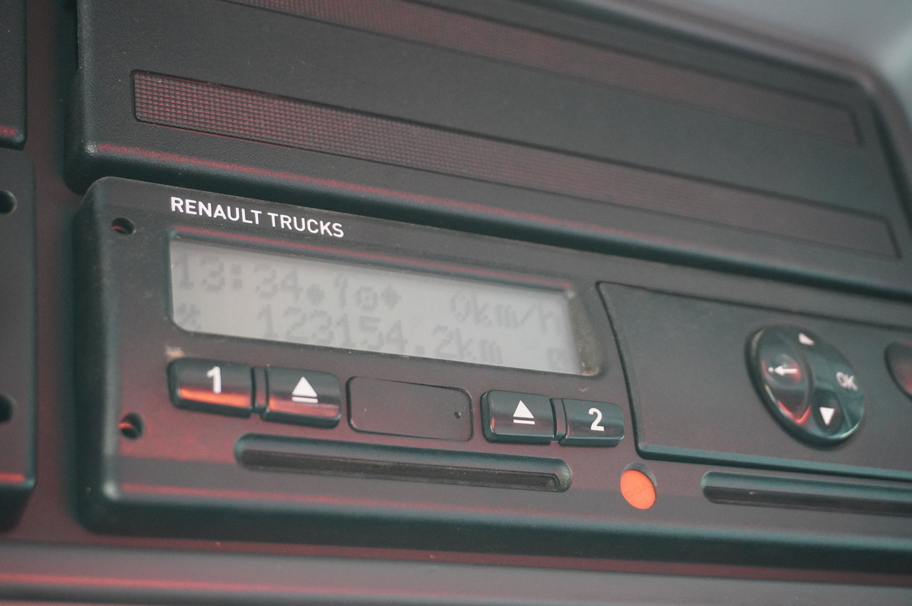 RENAULT K380 6×4 / FASSI F175 crane 7.85 t / 120 thousand km! / 2-sided tipper - Самосвал, Автоманипулятор: фото 2 RENAULT K380 6×4 / FASSI F175 crane 7.85 t / 120 thousand km! / 2-sided tipper - Самосвал, Автоманипулятор: фото 2