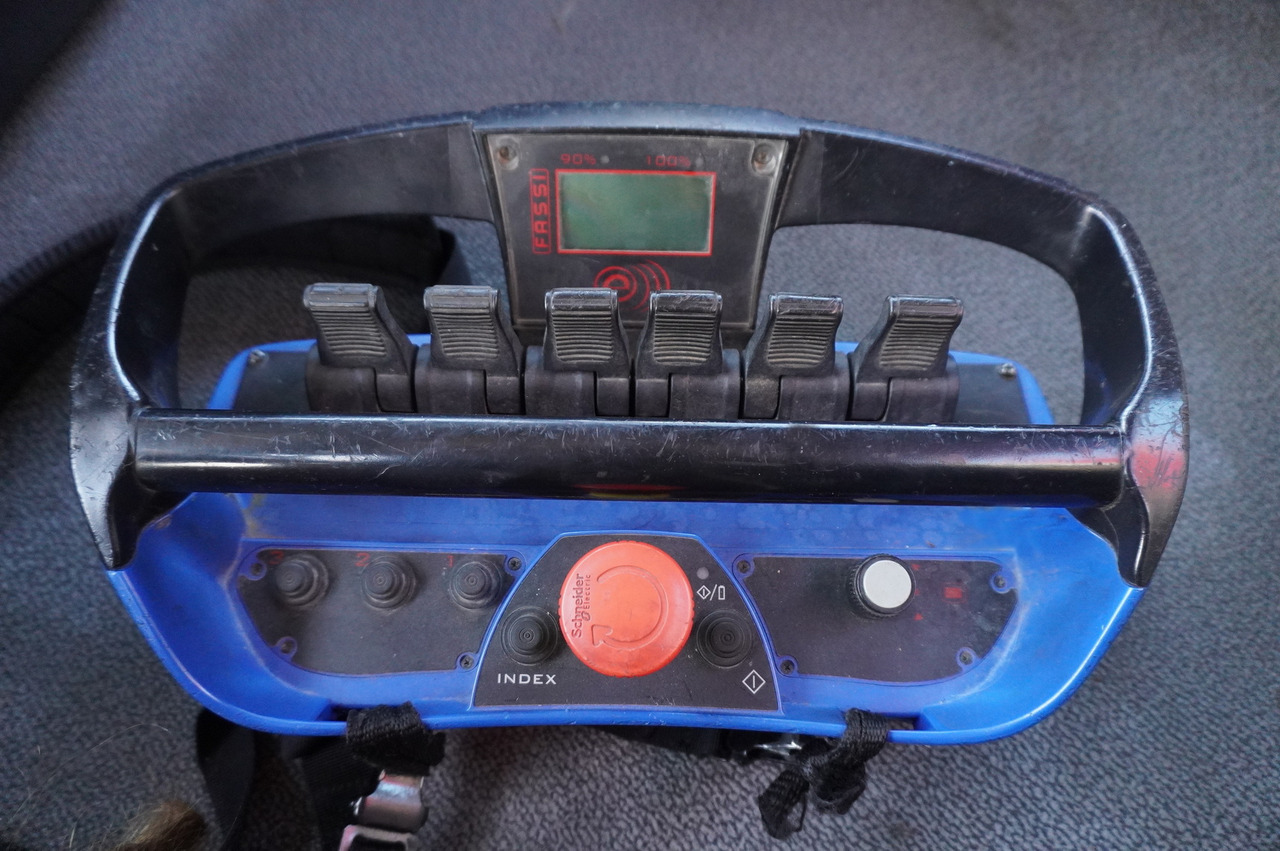 Автоманипулятор RENAULT RENAULT C280 DTI 8 / FASSI crane 5.6 T / 560 MTH / range 8 m / Flatbed 15 EPAL: фото 24