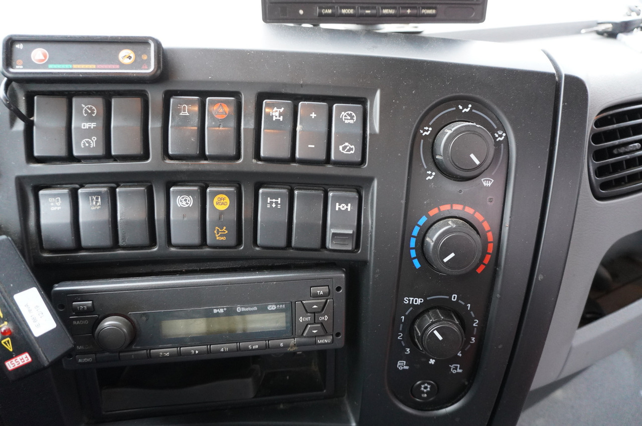 Автоманипулятор RENAULT RENAULT C280 DTI 8 / FASSI crane 5.6 T / 560 MTH / range 8 m / Flatbed 15 EPAL: фото 21