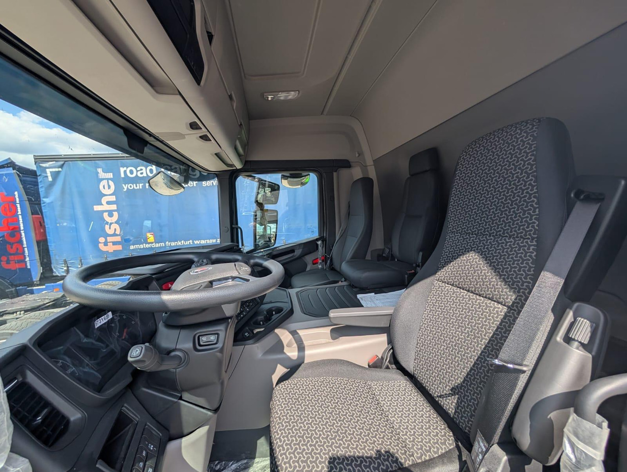 SCANIA P 340 B6x2*4NA / chassis frame / steering axle / CNG / large cab / 8 units - Грузовик-шасси: фото 5 SCANIA P 340 B6x2*4NA / chassis frame / steering axle / CNG / large cab / 8 units - Грузовик-шасси: фото 5