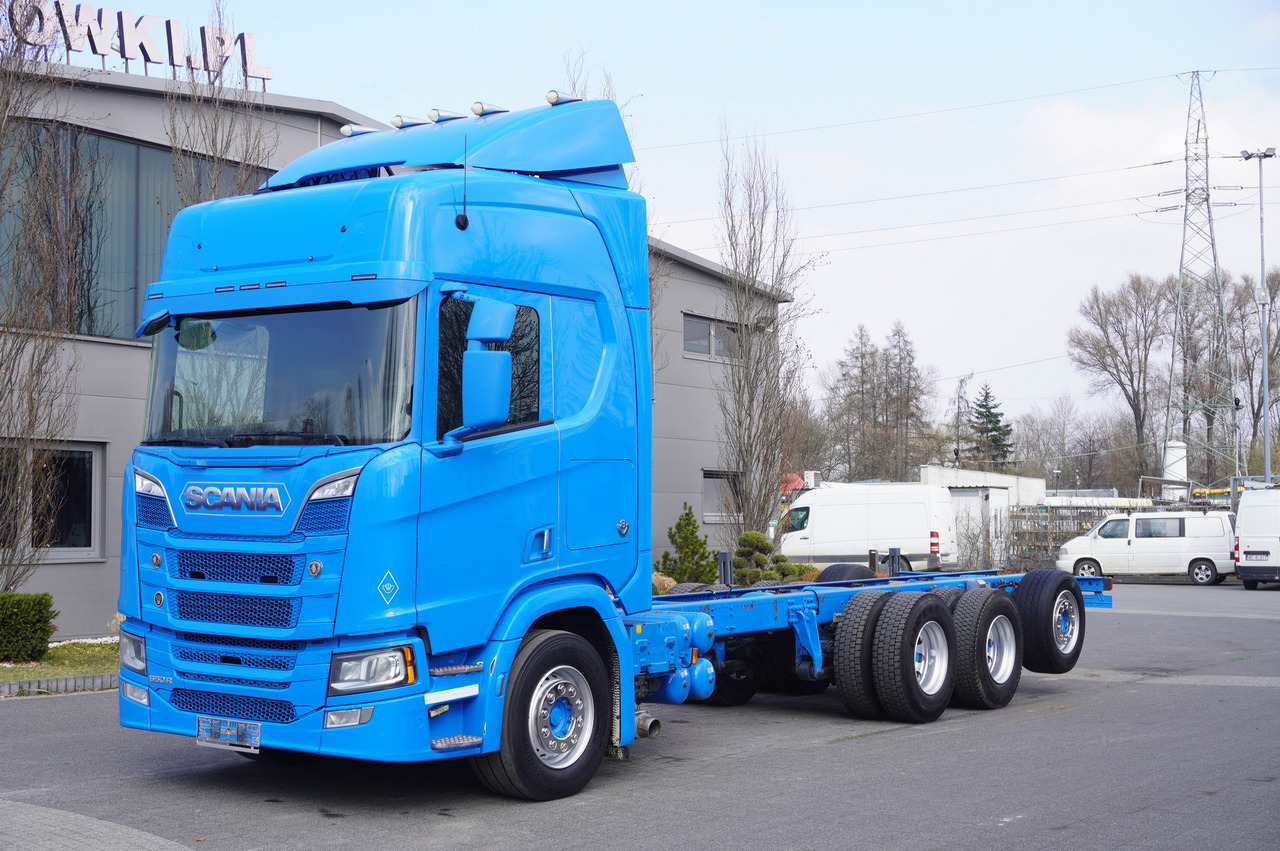 SCANIA R650 V8 / 650 HP/ frame 8.8 m / steered 4th axle - Грузовик-шасси: фото 1 SCANIA R650 V8 / 650 HP/ frame 8.8 m / steered 4th axle - Грузовик-шасси: фото 1