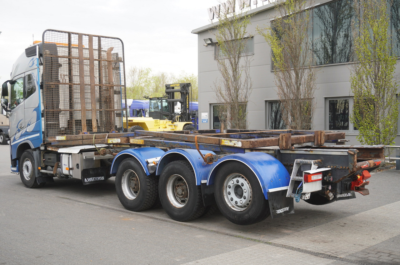 VOLVO FH16 750/ 750 HP! / load capacity 21.8 t / logging superstructure - Лесовоз: фото 3 VOLVO FH16 750/ 750 HP! / load capacity 21.8 t / logging superstructure - Лесовоз: фото 3