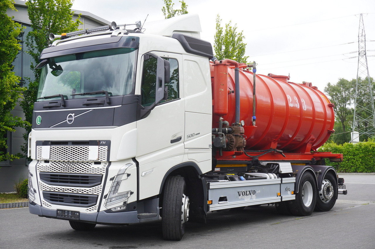 VOLVO Volvo FH 500 / Septic barrel 13000 l / Hook lift 21 t / 2022 / 3rd axle steered / 2 units - Крюковой мультилифт: фото 2 VOLVO Volvo FH 500 / Septic barrel 13000 l / Hook lift 21 t / 2022 / 3rd axle steered / 2 units - Крюковой мультилифт: фото 2