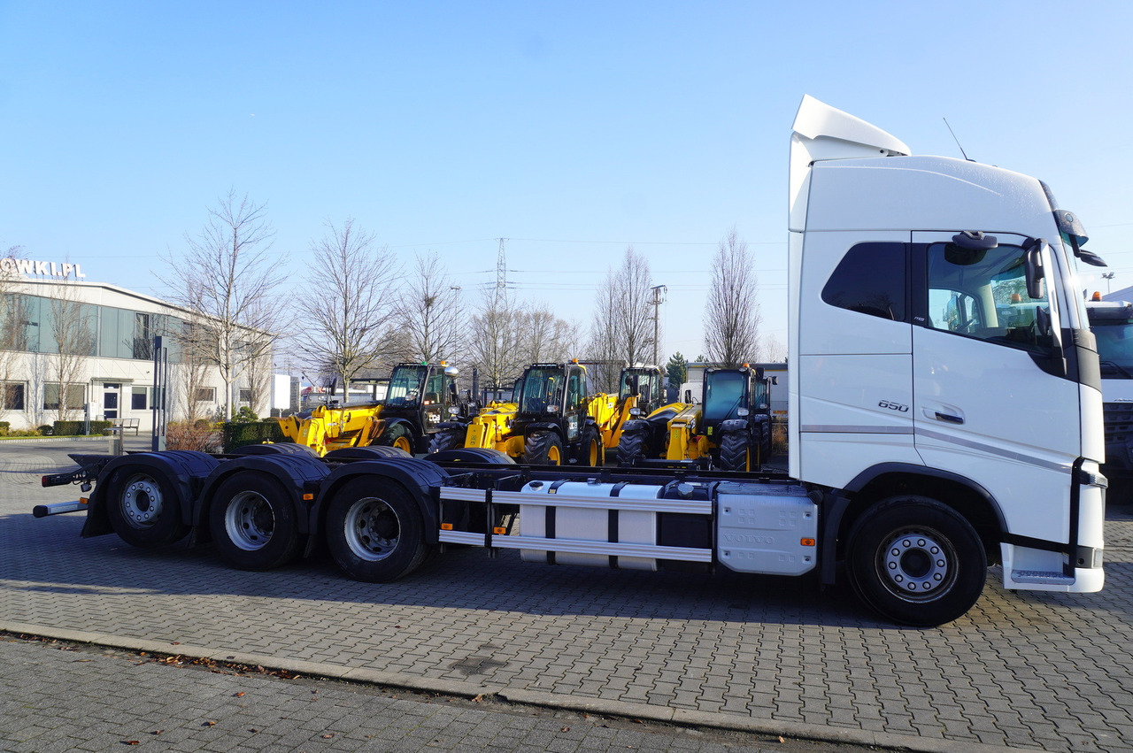 VOLVO Volvo FH 650 8x4/4 / Truck chassis / steered 4th axle - Грузовик-шасси: фото 4 VOLVO Volvo FH 650 8x4/4 / Truck chassis / steered 4th axle - Грузовик-шасси: фото 4