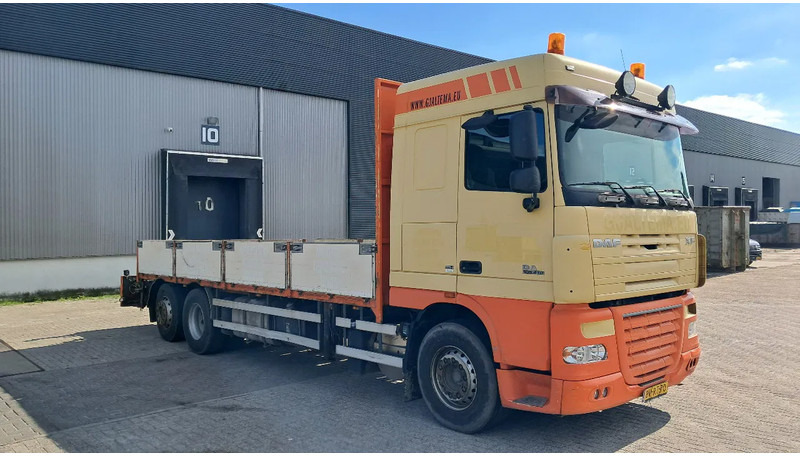 DAF XF 105 410 Spacecab 6x2 Euro 5 - Грузовик бортовой/ Платформа: фото 3 DAF XF 105 410 Spacecab 6x2 Euro 5 - Грузовик бортовой/ Платформа: фото 3