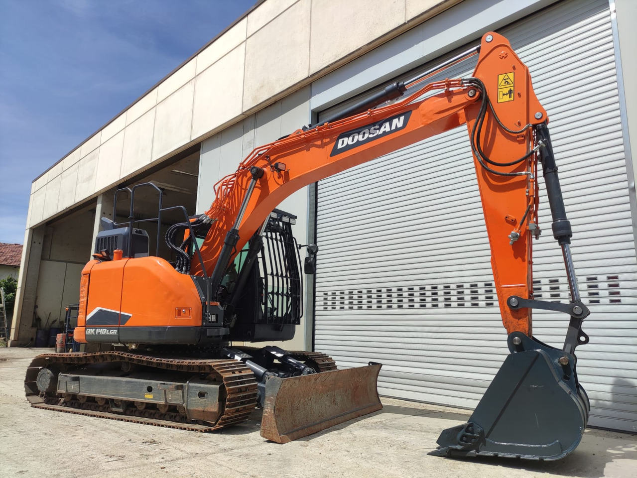 DOOSAN DX140LCR-7 - Гусеничный экскаватор: фото 3 DOOSAN DX140LCR-7 - Гусеничный экскаватор: фото 3