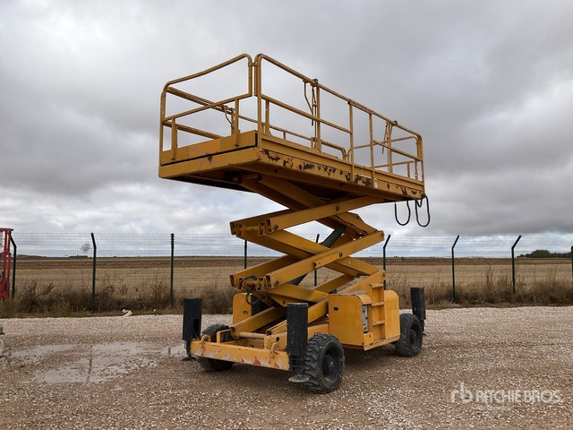 2007 Haulotte H12SXL 4x4 Diesel Scissor Lift - Ножничный подъемник: фото 1 2007 Haulotte H12SXL 4x4 Diesel Scissor Lift - Ножничный подъемник: фото 1
