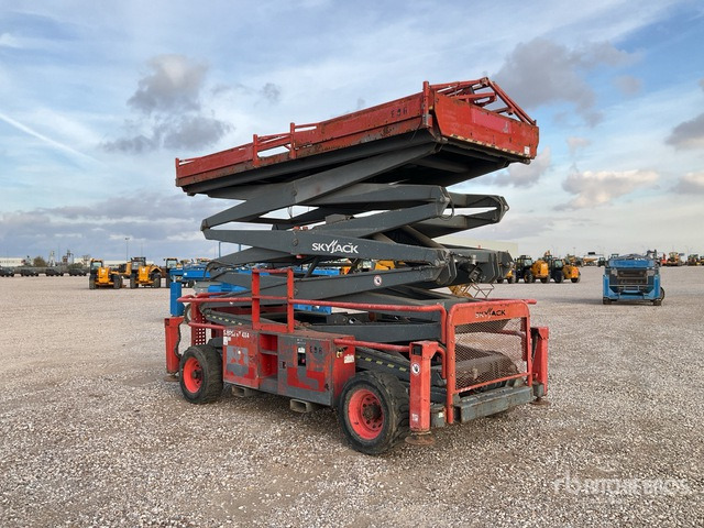 2015 Skyjack SJ9250 4x4 Diesel Scissor Lift - Ножничный подъемник: фото 2 2015 Skyjack SJ9250 4x4 Diesel Scissor Lift - Ножничный подъемник: фото 2