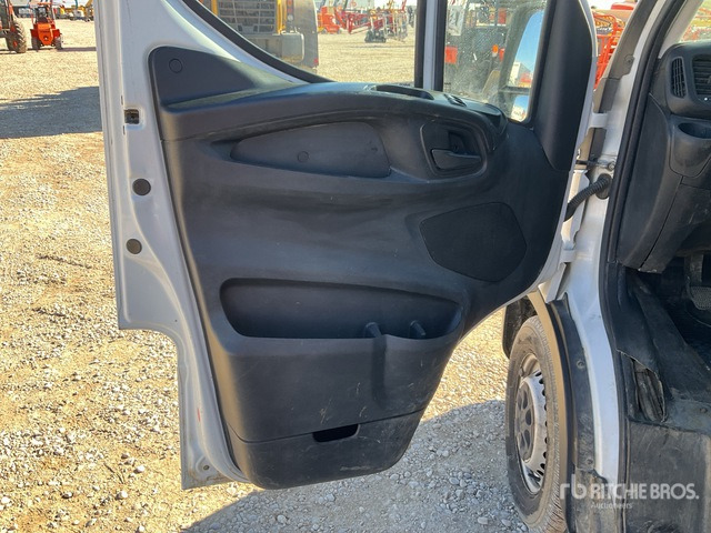 2015 Iveco Daily 35S13 Cargo Van - Коммерческий автомобиль: фото 4 2015 Iveco Daily 35S13 Cargo Van - Коммерческий автомобиль: фото 4