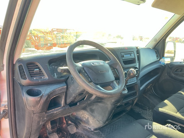 2015 Iveco Daily 35S13 Cargo Van - Коммерческий автомобиль: фото 5 2015 Iveco Daily 35S13 Cargo Van - Коммерческий автомобиль: фото 5